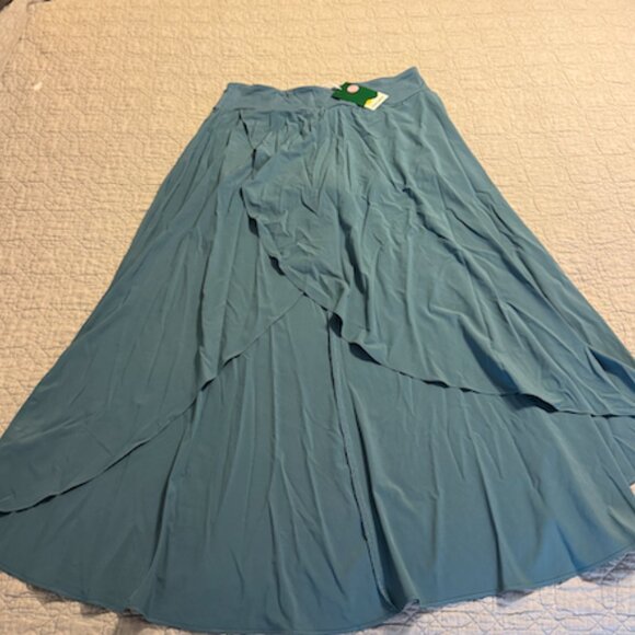 NWT Halara Mineral Blue Flowy Skirt with Built in Shorts! - Picture 4 of 8